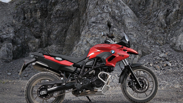 Red motorcycle cliff forest spotcolor free wallpaper for desktop - medium preview image