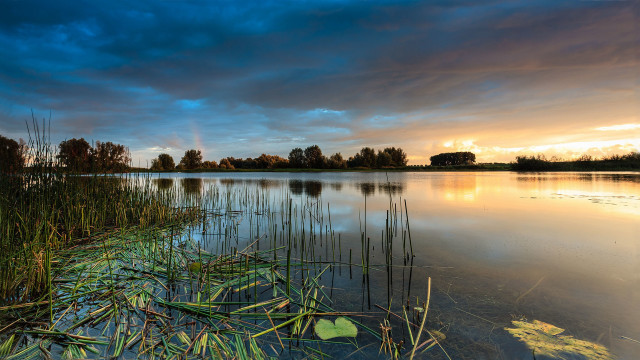 Lake grass clouds dusk mountains free wallpaper for desktop - medium preview image