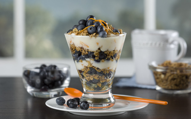 Blueberry granola dessert glass table free wallpaper for desktop - medium preview image