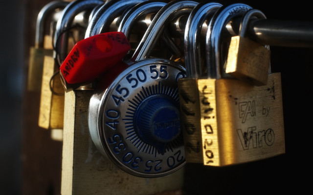 Padlocks metal fence red handle free wallpaper for desktop - medium preview image