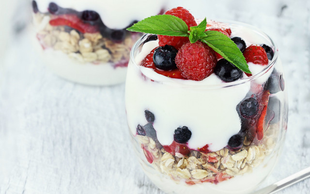 Berry yogurt dessert glass bowl free wallpaper for desktop - medium preview image