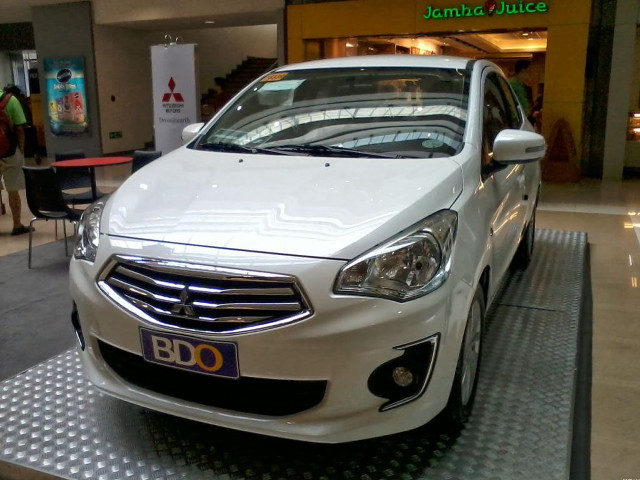 White car mall display people free wallpaper for desktop - medium preview image