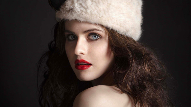 Woman hat redlipstick blackbackground fur free wallpaper for desktop - medium preview image