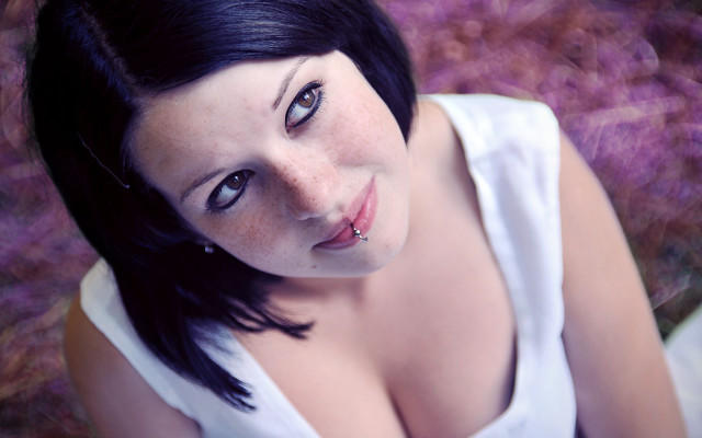 Gothic asian woman purplegrass portrait free wallpaper for desktop - medium preview image