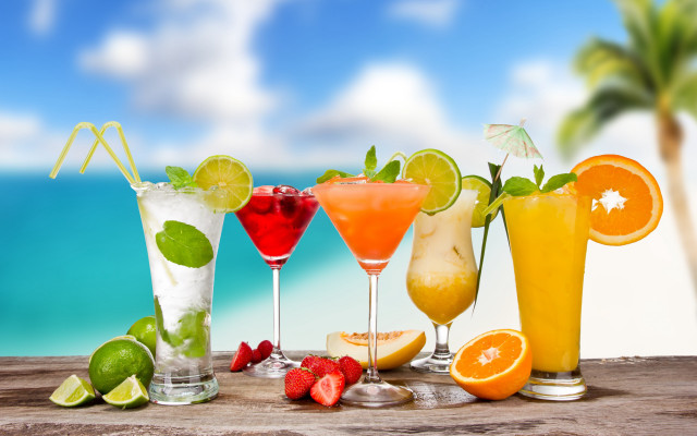 Beach drinks palm tree summer free wallpaper for desktop - medium preview image