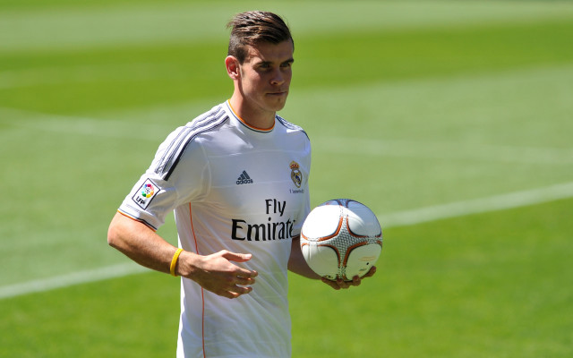 Man soccer ball grass bracelet free wallpaper for desktop - medium preview image