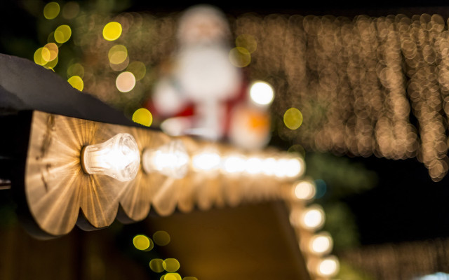 Black umbrella santa christmas lights free wallpaper for desktop - medium preview image