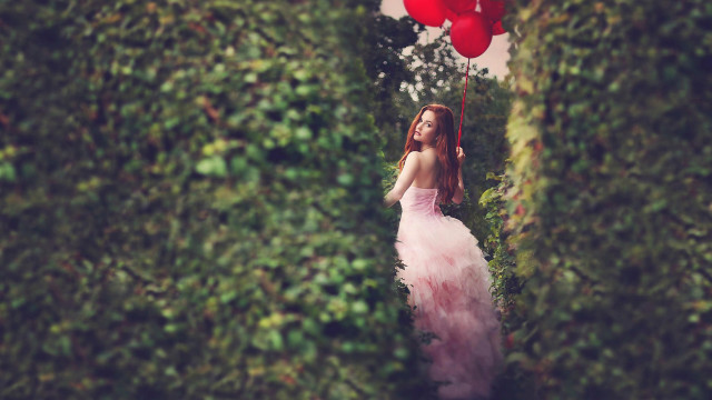 Woman pink dress red balloon free wallpaper for desktop - medium preview image