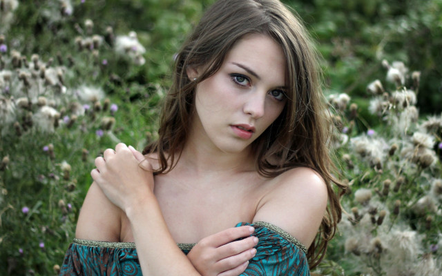 Woman dress flowers outdoors blurry free wallpaper for desktop - medium preview image