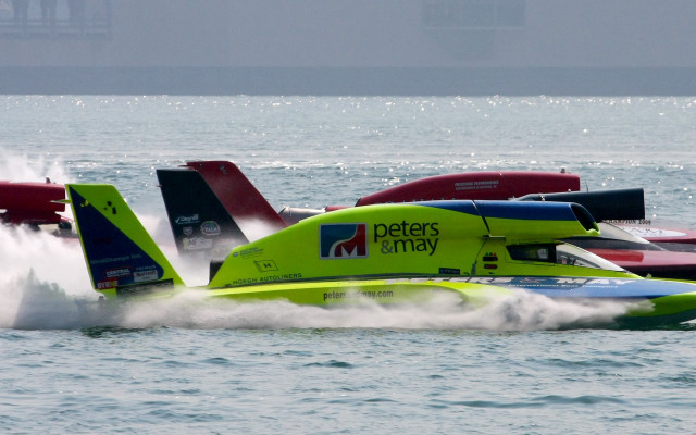 Green boat red boats bridge free wallpaper for desktop - medium preview image