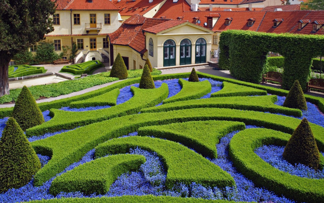 Garden maze architecture cityscape tiltshift free wallpaper for desktop - medium preview image