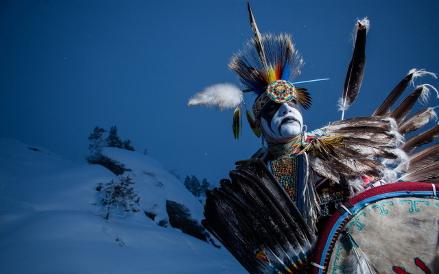Man feathers headdress snow night free wallpaper for desktop - medium preview image