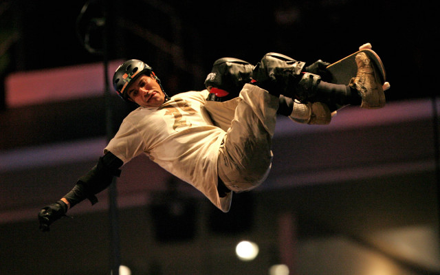 Skateboard trick man white shirt free wallpaper for desktop - medium preview image