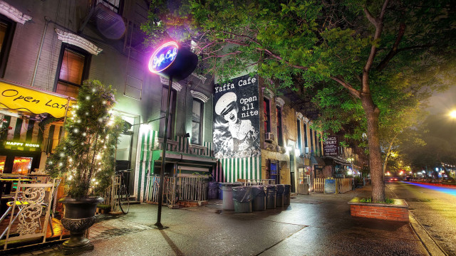 Street scene building tree night free wallpaper for desktop - medium preview image