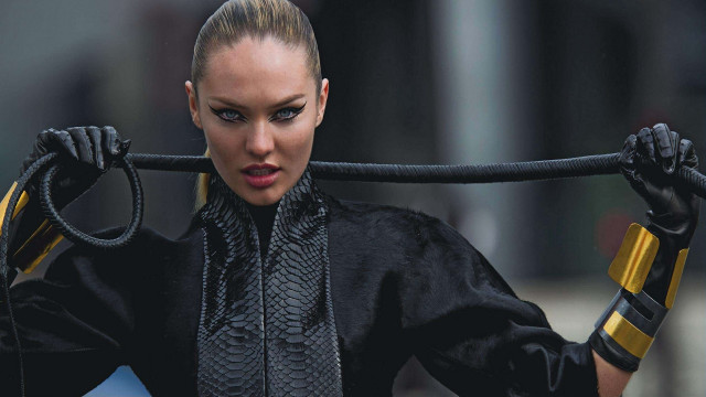 Woman yellow gloves holding sword free wallpaper for desktop - medium preview image