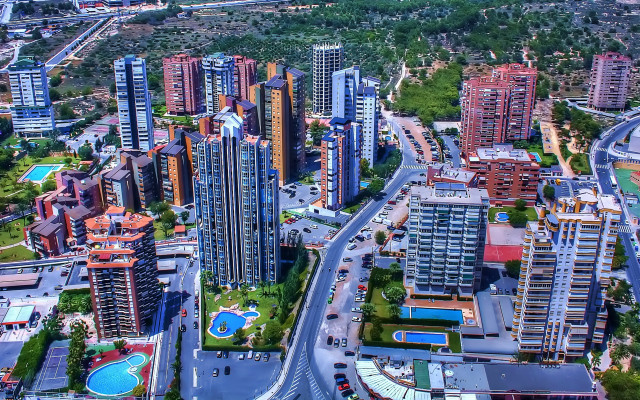 Cityscape pool tower brick ferris free wallpaper for desktop - medium preview image