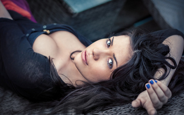 Woman lying bed eyes closed free wallpaper for desktop - medium preview image