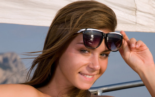 Eszter mattioni sunglasses smiling mountains free wallpaper for desktop - medium preview image