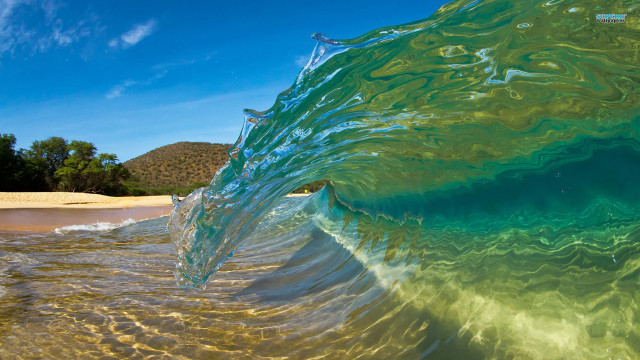 Breaking wave sandy beach clear free wallpaper for desktop - medium preview image