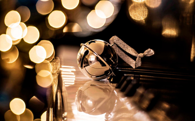 Piano ball lights bokeh flare free wallpaper for desktop - medium preview image