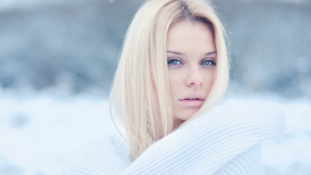 Blonde woman blue eyes snow free wallpaper for desktop - medium preview image