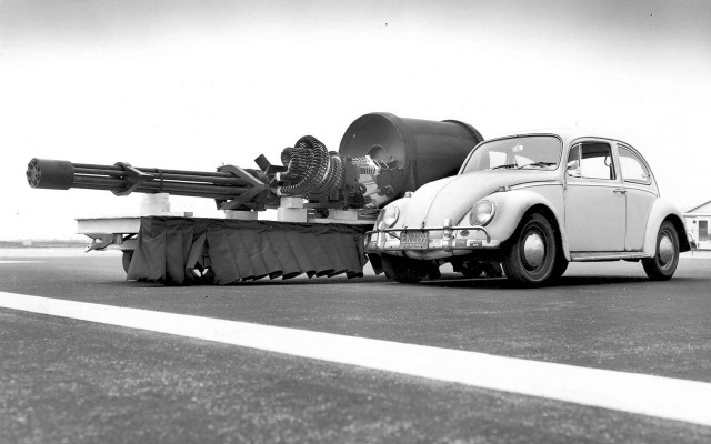 Car towing military gun trailer free wallpaper for desktop - medium preview image