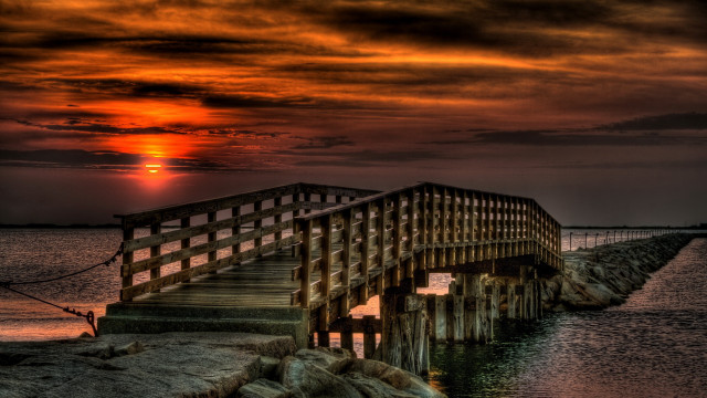 Wooden bridge sunset water city free wallpaper for desktop - medium preview image