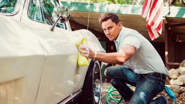 Man car washing american flag free wallpaper for desktop - medium preview image