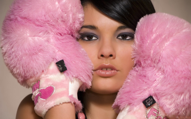 Pink furs portrait asian woman free wallpaper for desktop - medium preview image