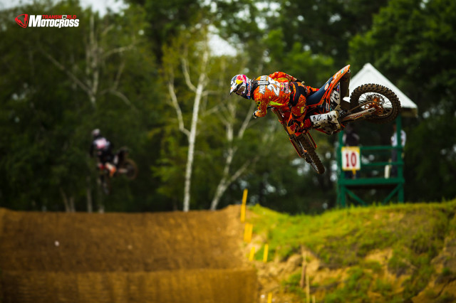 Dirt bike trick air hill free wallpaper for desktop - medium preview image