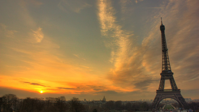 Eiffel tower sunset clouds paris free wallpaper for desktop - medium preview image