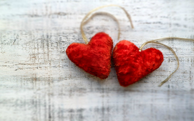 Red hearts hanging knot romantic #3 free wallpaper for desktop - medium preview image