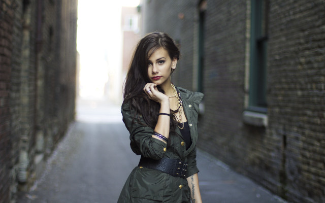 Gothic portrait woman alley blackhair free wallpaper for desktop - medium preview image