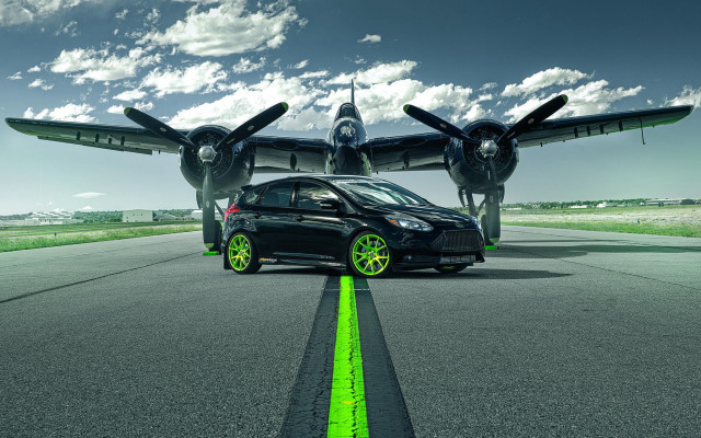 Car plane runway green line free wallpaper for desktop - medium preview image