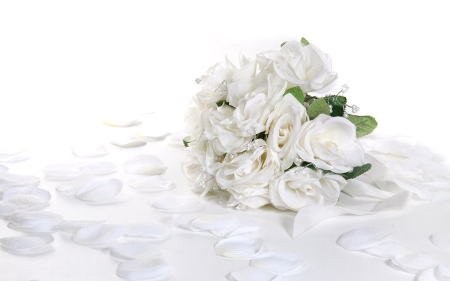 Bouquet white flowers background petals free wallpaper for desktop - medium preview image