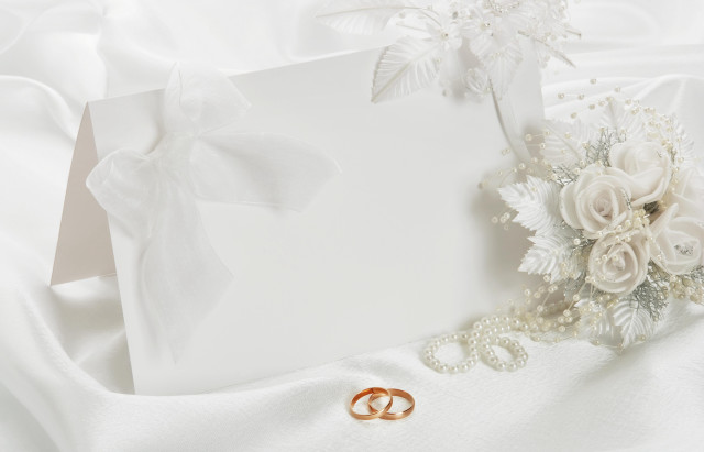 Wedding ring bouquet flowers white free wallpaper for desktop - medium preview image
