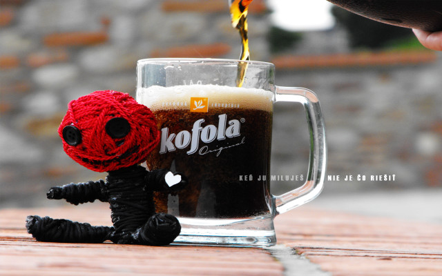 Person pouring beer mug small free wallpaper for desktop - medium preview image