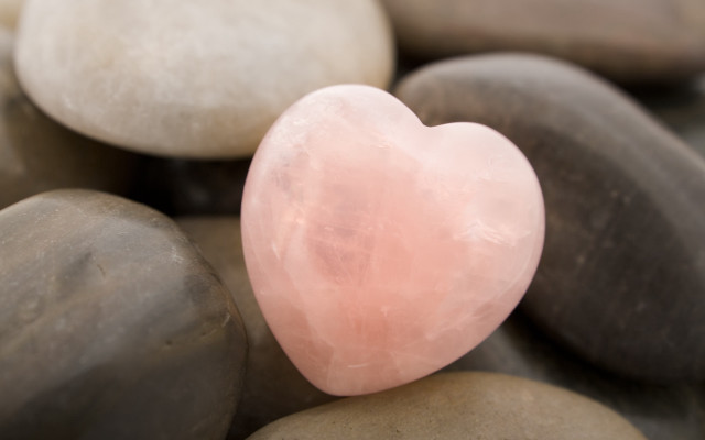 Heart rock pile pink frosted free wallpaper for desktop - medium preview image