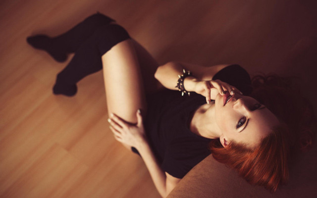 Woman crossed legs blond jewelry free wallpaper for desktop - medium preview image