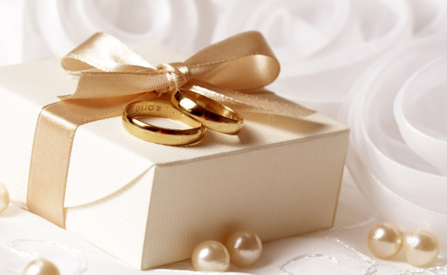 Wedding rings box pearls ribbon free wallpaper for desktop - medium preview image