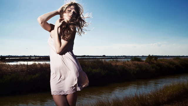 Woman dress water horizon beach #3 free wallpaper for desktop - medium preview image