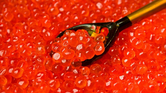 Spoon red beads yellow handle free wallpaper for desktop - medium preview image