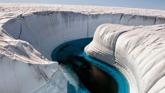 Ice cave blue pool snowy free wallpaper for desktop - medium preview image