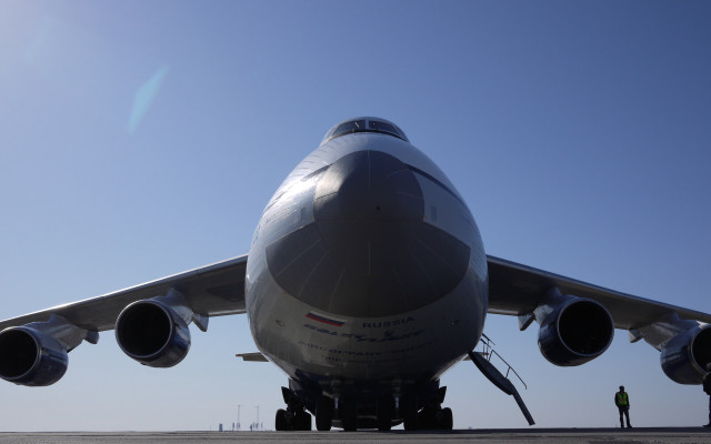 Large jetliner airport tarmac blue #3 free wallpaper for desktop - medium preview image
