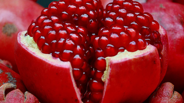 Pomegranate cut open knife fork free wallpaper for desktop - medium preview image