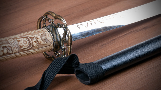 Sword chain table knifeholder daualset free wallpaper for desktop - medium preview image