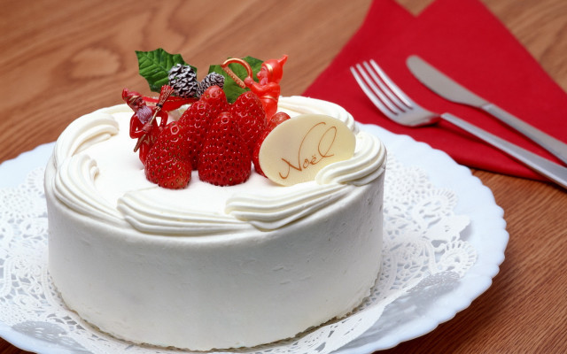White cake strawberries plate fork free wallpaper for desktop - medium preview image