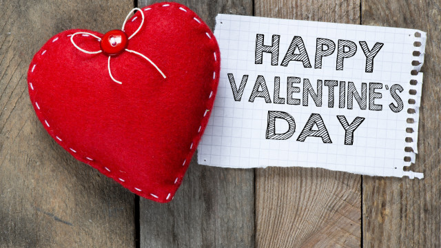 Red heart bow happy valentines free wallpaper for desktop - medium preview image