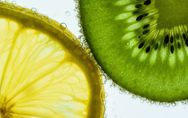 Kiwi lemon slice bubbles macro free wallpaper for desktop - medium preview image