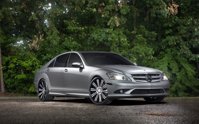 Silver car forest parking night free wallpaper for desktop - medium preview image